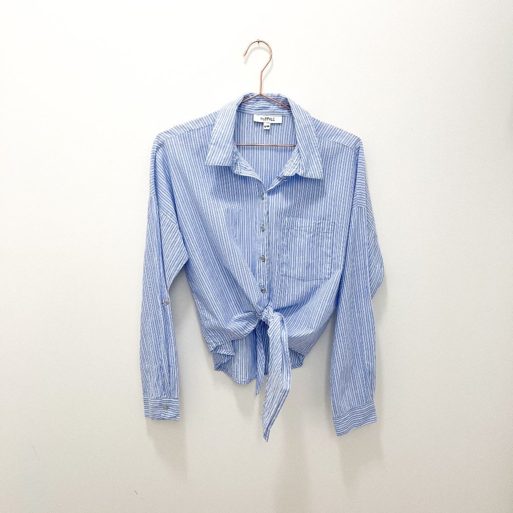 BLUE AND WHITE TIE UP OXFORD SHIRT SIZE MEDIUM